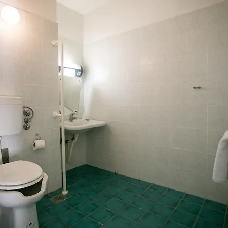 Spinut بيت شباب سبليت