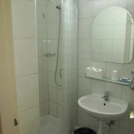 Spinut بيت شباب